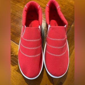Women’s Comfort-ease Slip-Ons
